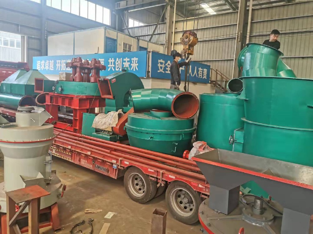 欣旺礦山發(fā)往甘肅的磨粉機(jī)現(xiàn)場(chǎng)